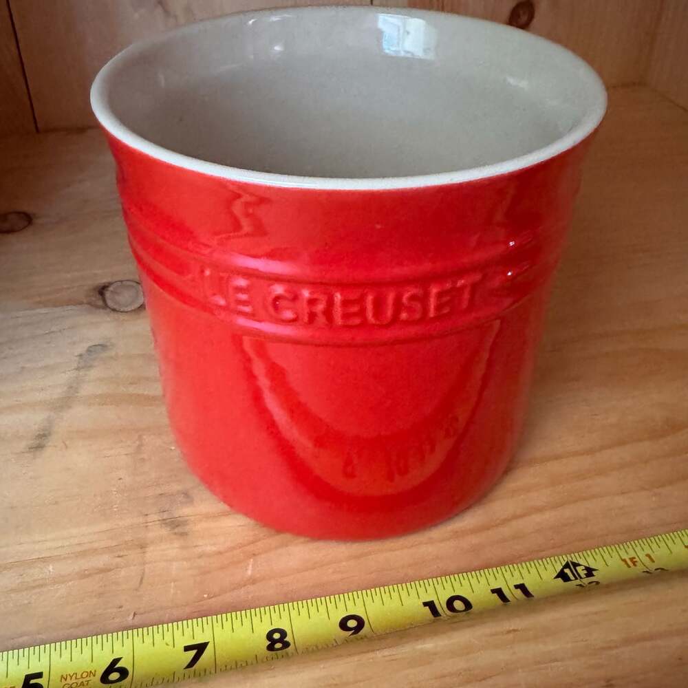 Le Creuset Stoneware 2.3L/2.75QT Utensil Crock in Cerise Red